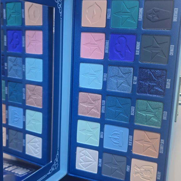 Jeffree Star Blue Blood Palette - Picture 3 of 10